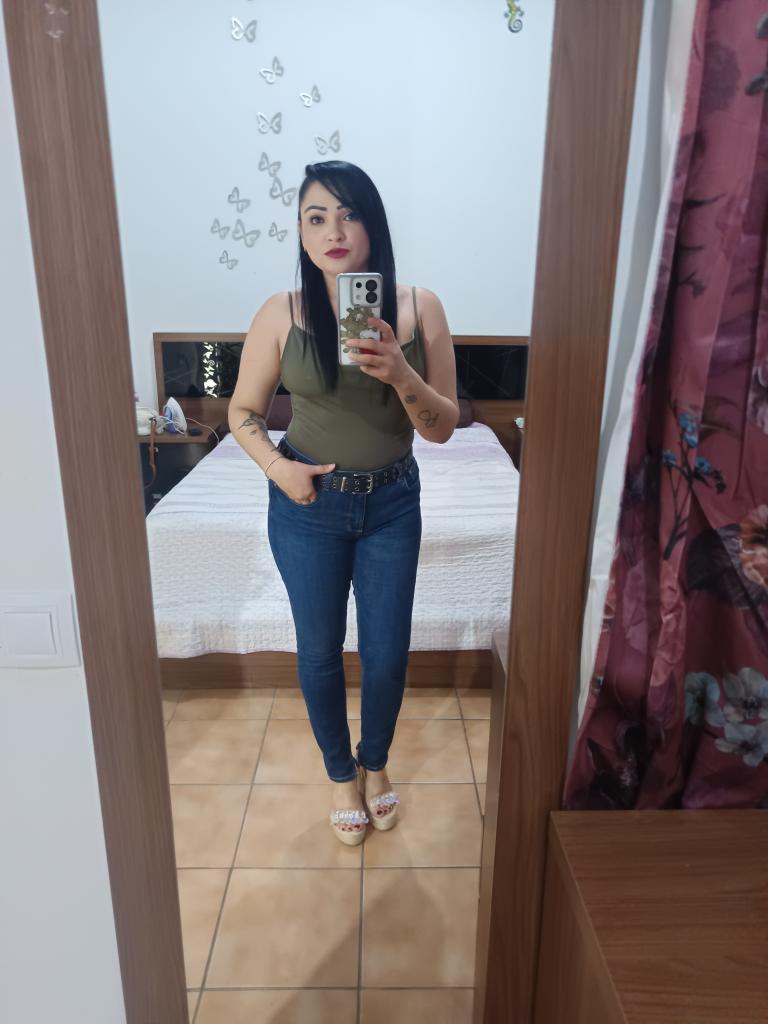 Chica busca chico en Sevilla: Chica busca chico