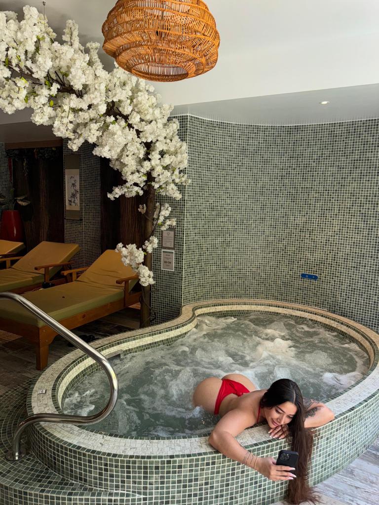 Chica busca chico en Gerona: Chica busca chico