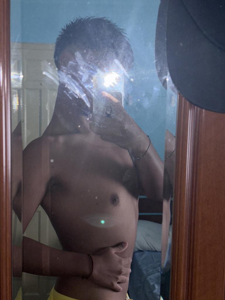 647789256: Chico busca chica en Málaga