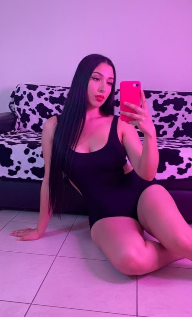 Chica busca chico en Ibiza: 