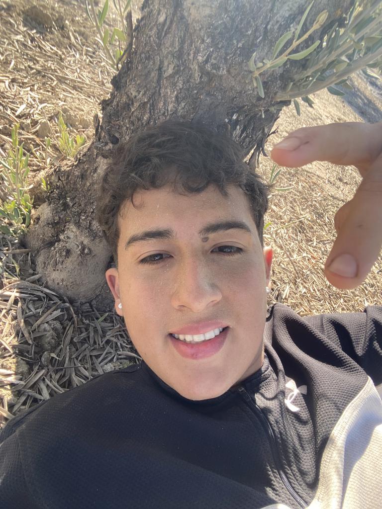 643645885: Chico busca chica en Sevilla