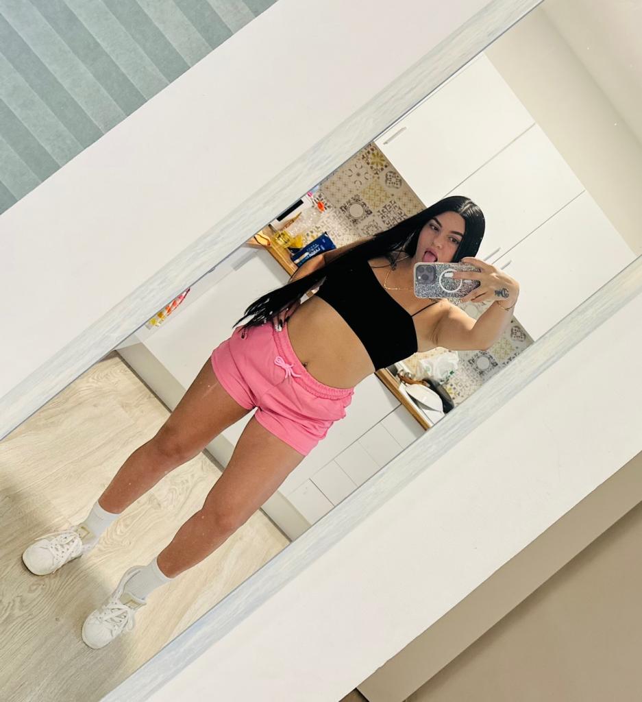 Chica busca chico en Huelva: 