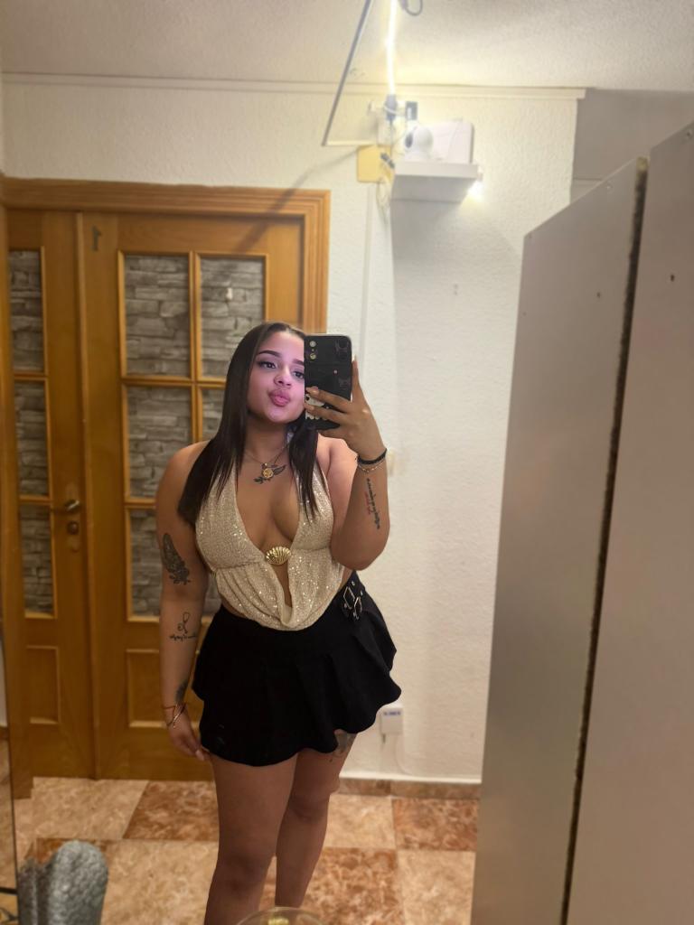 Chica busca chico en Alicante: Chica busca chico