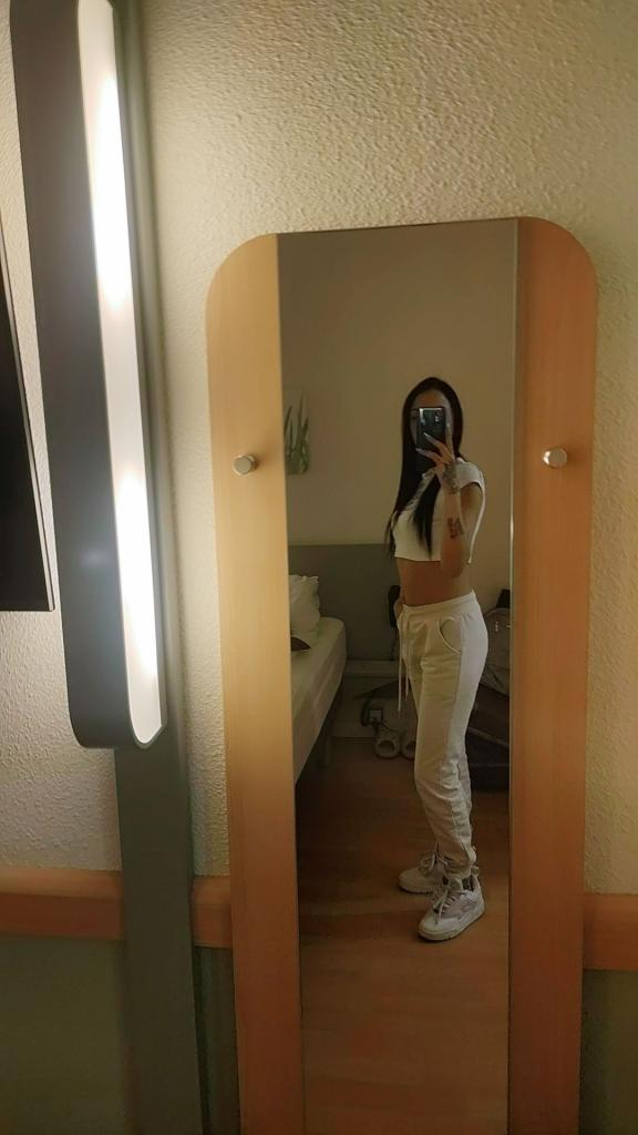 Chica busca chico en Almería: 