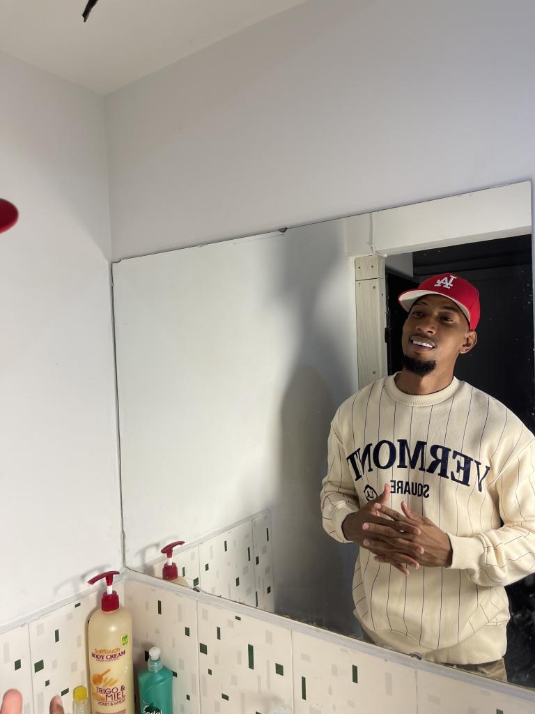 614911903: Chico busca chica en Alicante