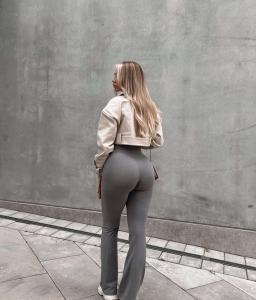 670745250: Chica busca chico en Soria