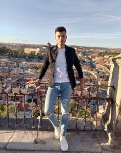 632113929: Chico busca chica en Madrid