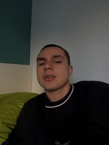 670869173: Chico busca chica en Madrid