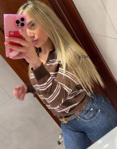 613834468: Chica busca chico en Barcelona