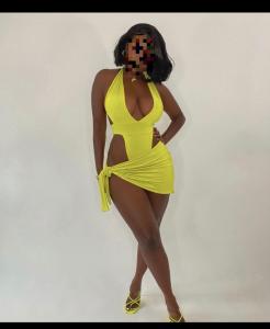 632779229: Chica busca chico en Barcelona