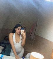 647781560: Chica busca chico en Barcelona