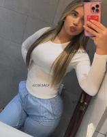 613834468: Chica busca chico en Barcelona