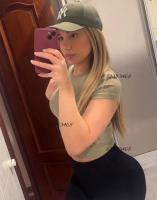 613834468: Chica busca chico en Barcelona