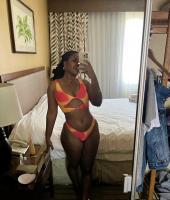 614960200: Chica busca chico en Barcelona