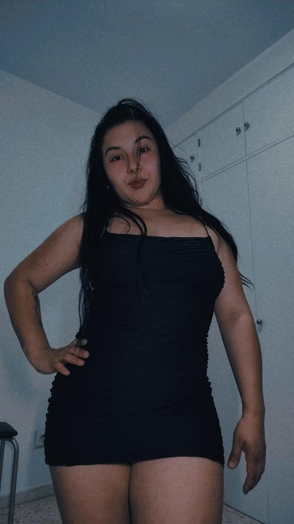 642253483: Chica busca chico en Sevilla