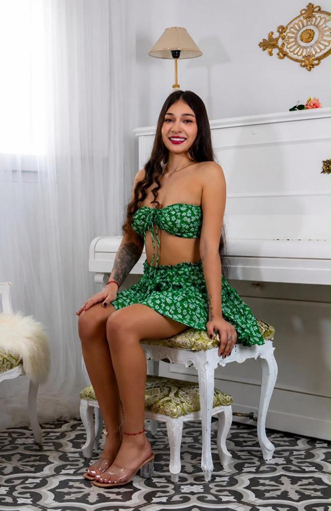 647075884: Chica busca chico en Huelva