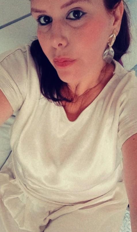 742012198: Chica busca chico en Pontevedra