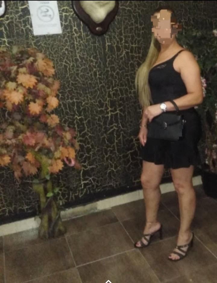 Chica busca chico en Alicante: Chica busca chico