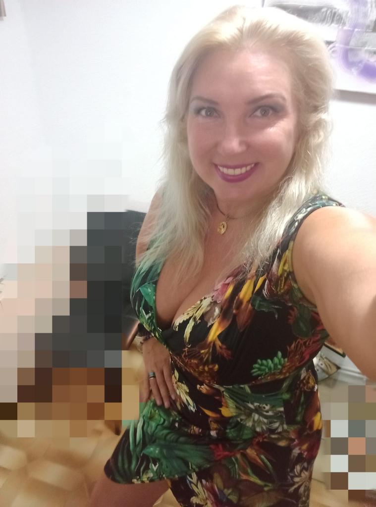 697685515: Chica busca chico en Gerona