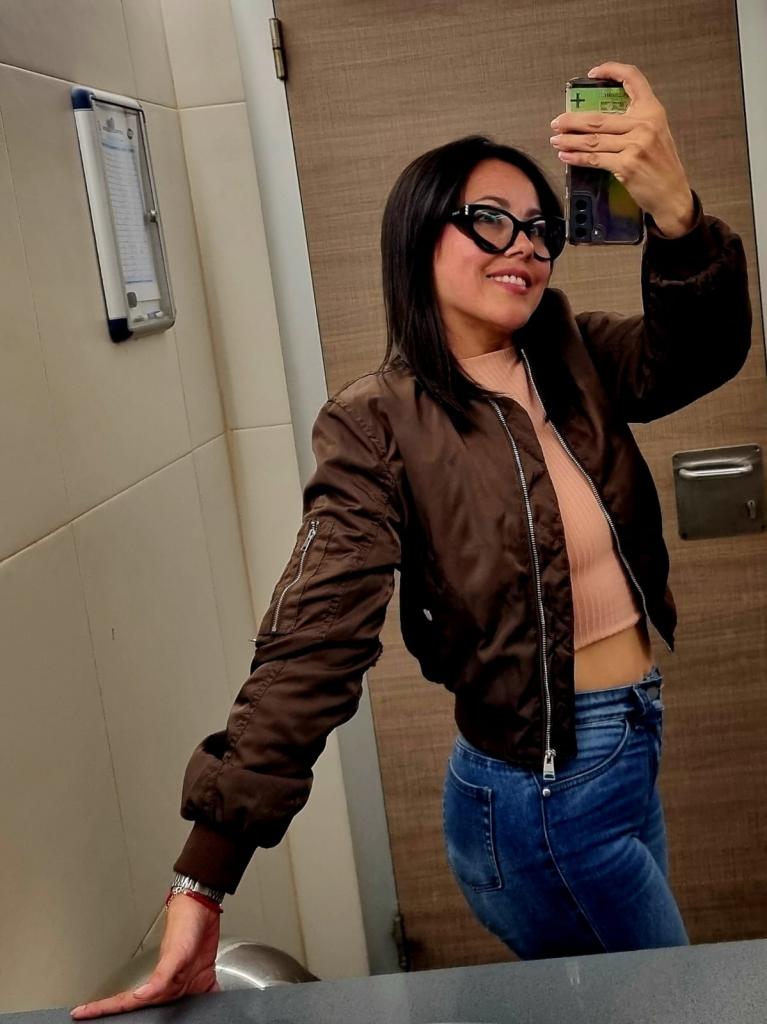 Chica busca chico en Valencia: Chica busca chico