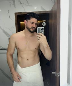 610887466: Chico busca chica en Madrid