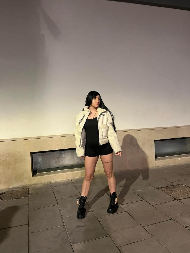 Chica busca chico en Valencia: Chica busca chico