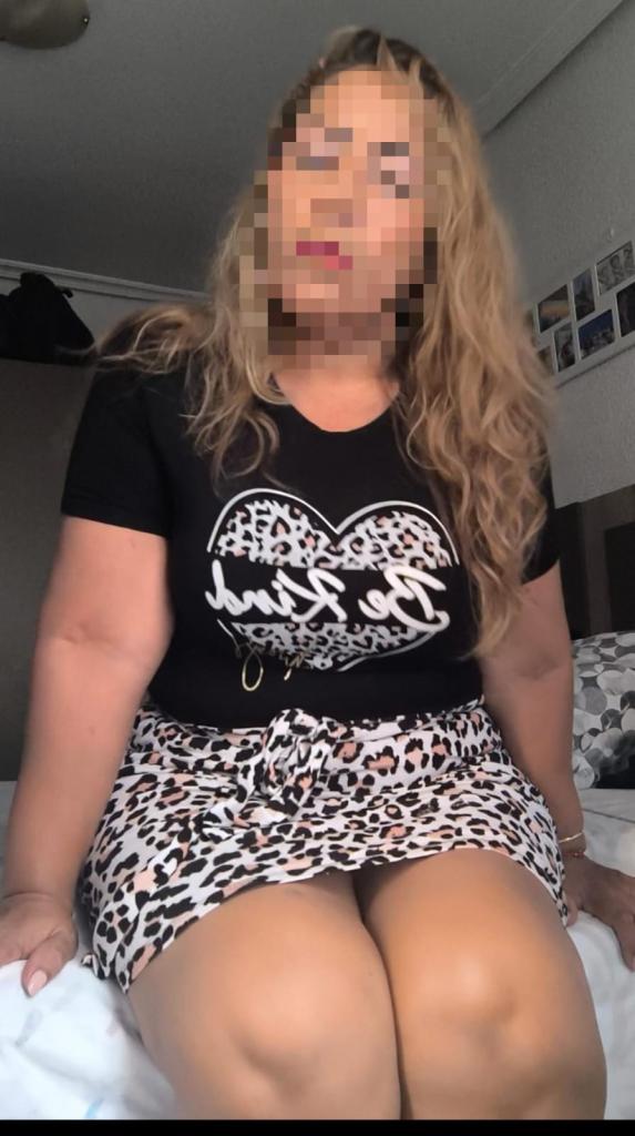 664802797: Chica busca chico en Murcia