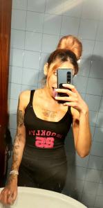 677334572: Chica busca chico en Madrid