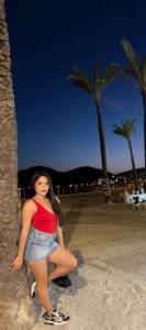 Chica busca chico en Ibiza: 