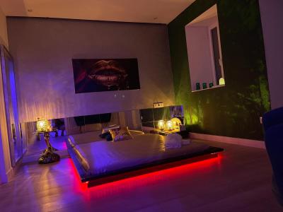 Chica busca chico en Madrid: 