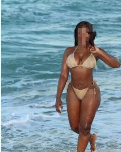 643739801: Chica busca chico en Murcia