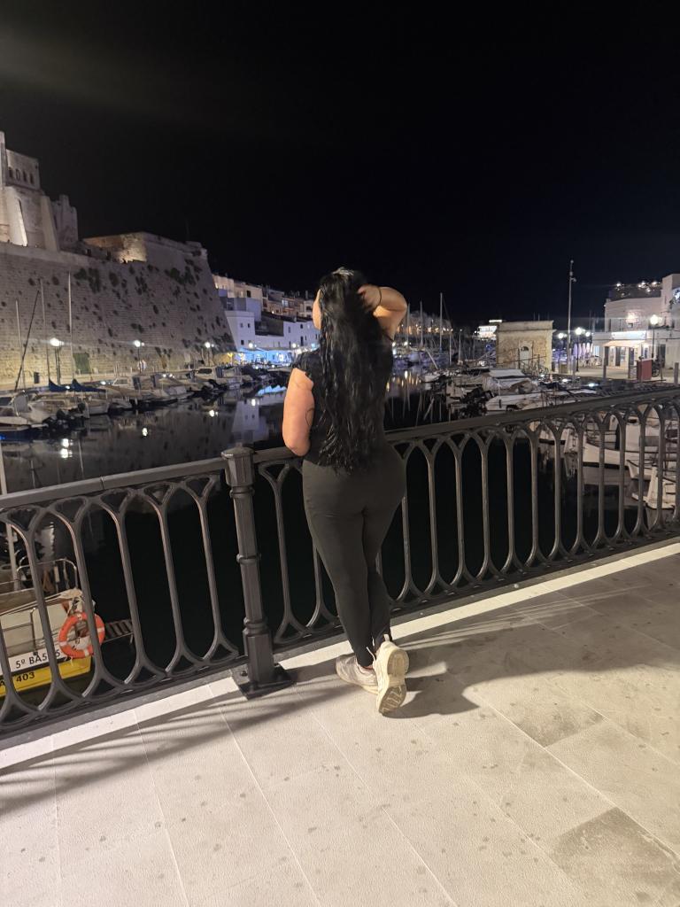 611277256: Chica busca chico en Menorca