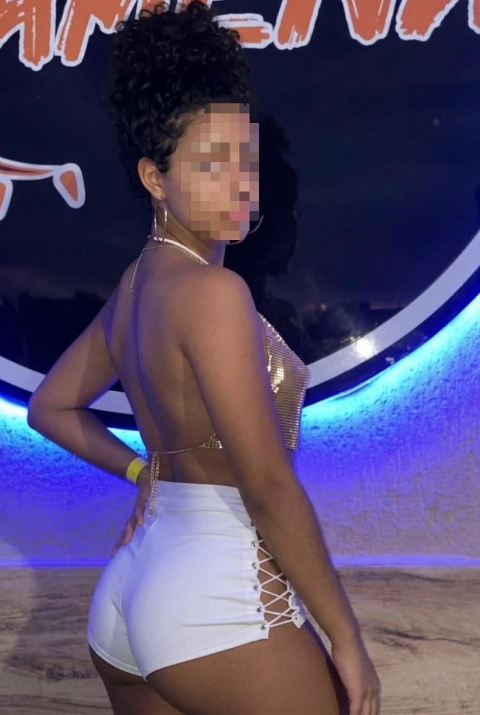 664365815: Chica busca chico en Madrid