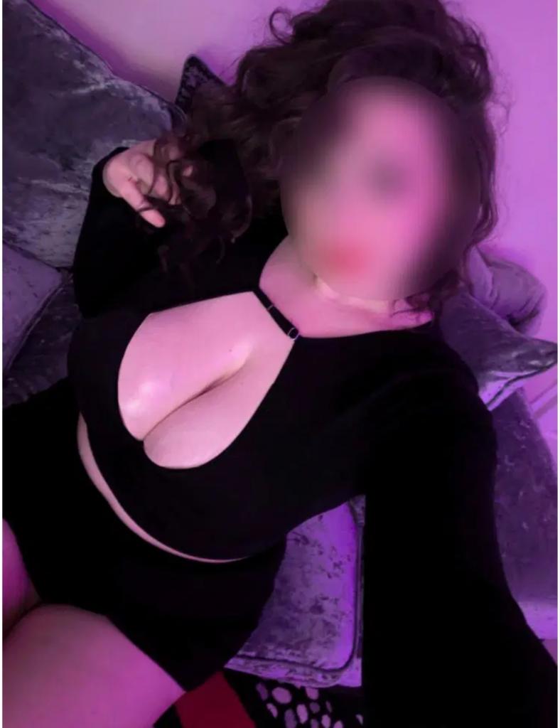 634096610: Chica busca chico en Gerona