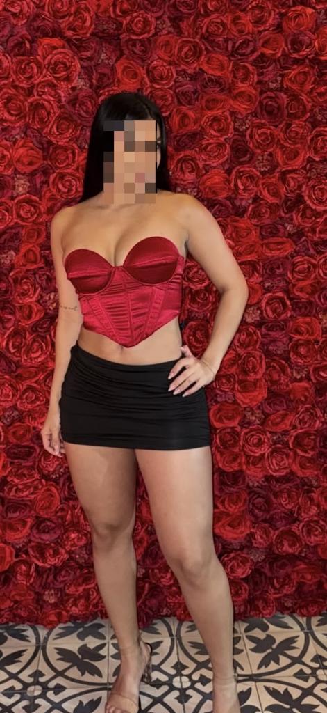 745002140: Chica busca chico en Mallorca