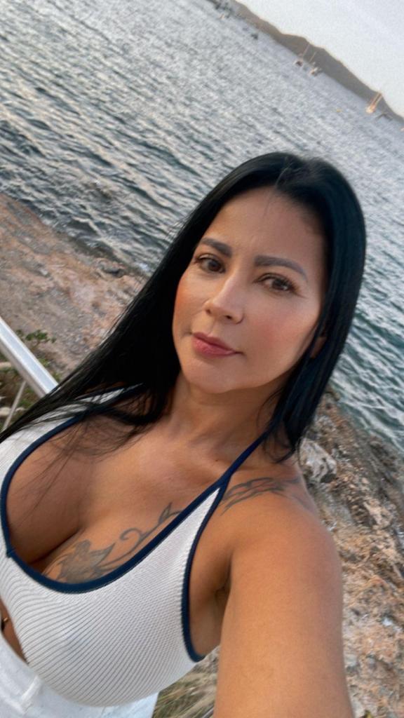Chica busca chico en Ibiza: 