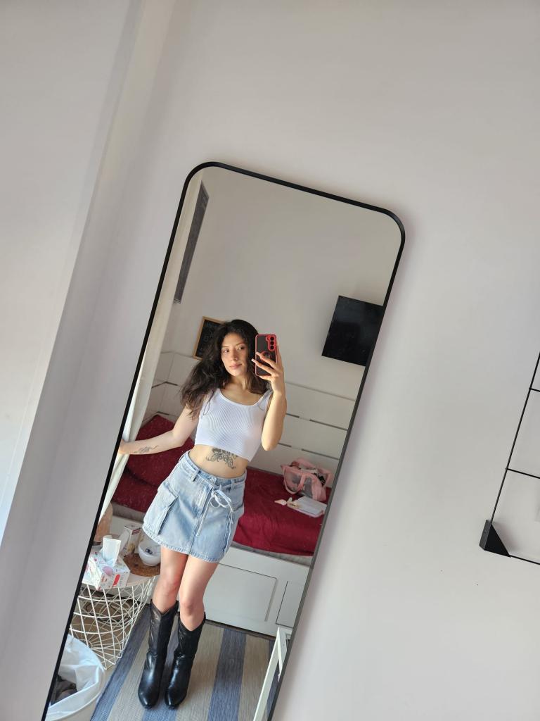 613592989: Chica busca chico en Barcelona