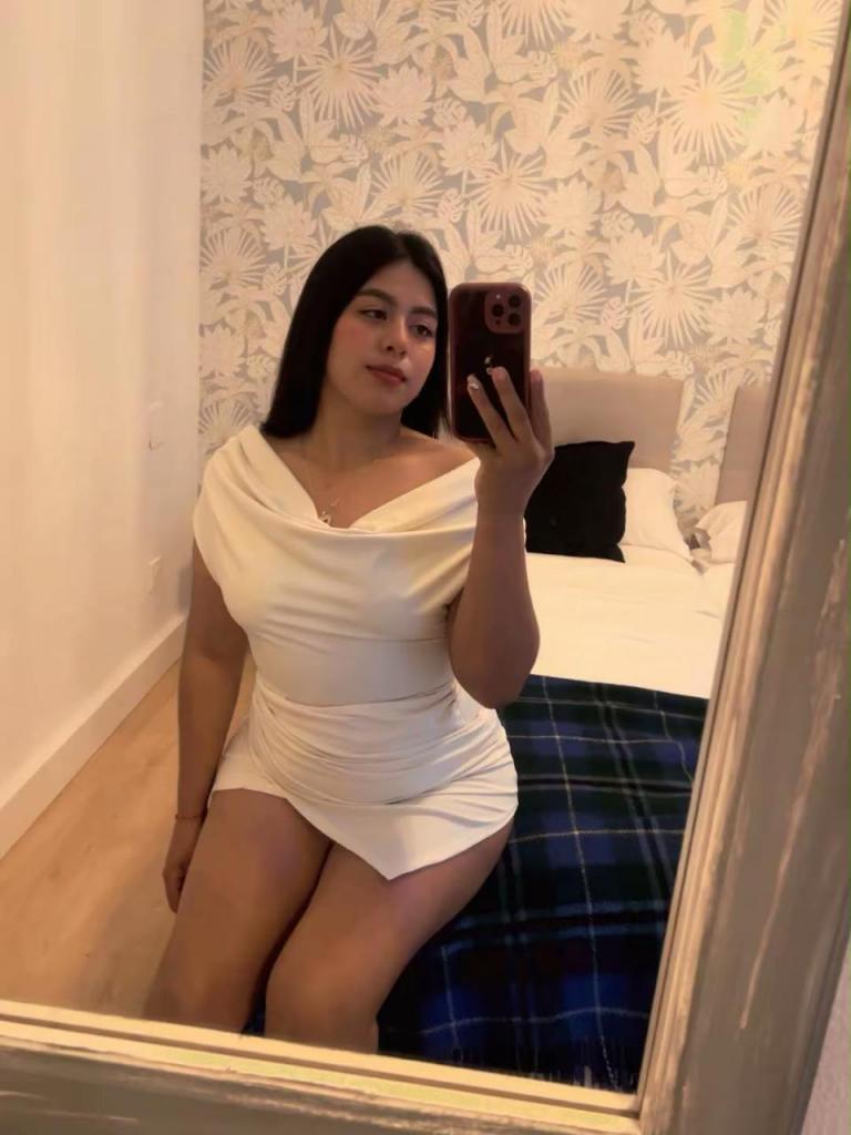 677164465: Chica busca chico en Málaga