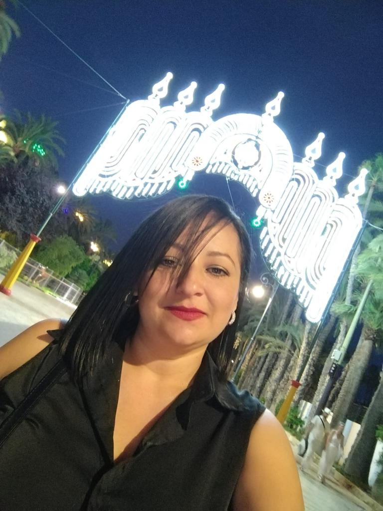 Chica busca chico en Alicante: 