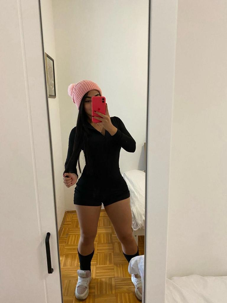 657981422: Chica busca chico en Cádiz