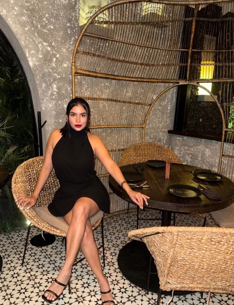 Chica busca chico en Ibiza: 