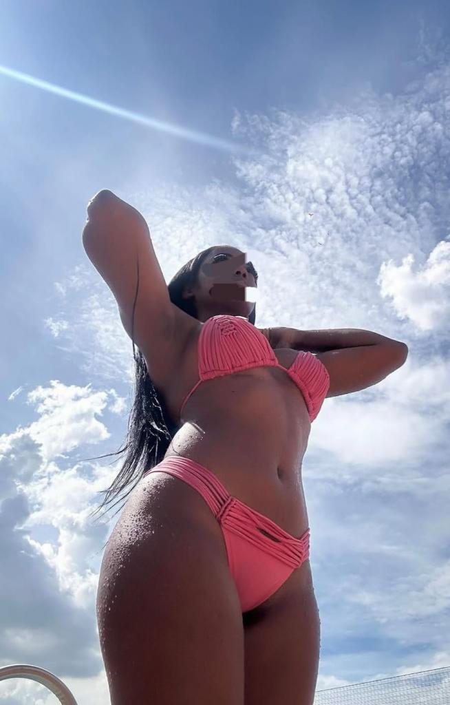 Chica busca chico en Granada: 