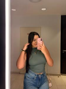 613940355: Chica busca chico en Valencia