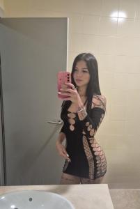 617440311: Chica busca chico en Sevilla