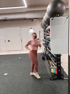 604935613: Chica busca chico en Pontevedra