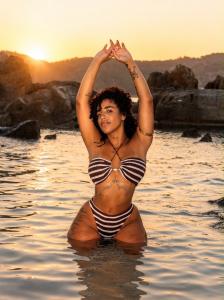 663031897: Chica busca chico en Ibiza