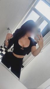672954595: Chica busca chico en Granada