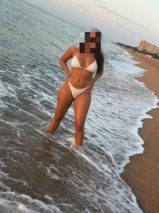 611272079: Chica busca chico en Gerona