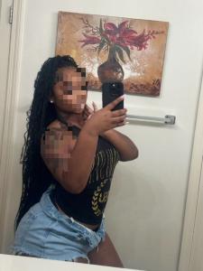 742039942: Chica busca chico en Sevilla