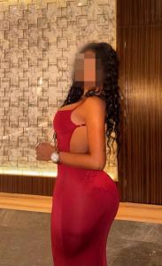 667590915: Chica busca chico en Barcelona
